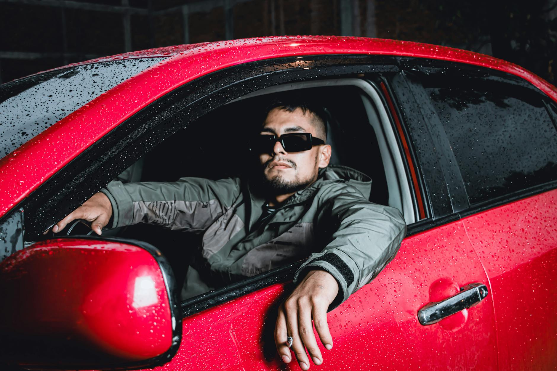 Kaip 18-mečiui įsigyti pirmą automobilį: nuo pasirinkimo iki draudimo be tėvų pagalbos