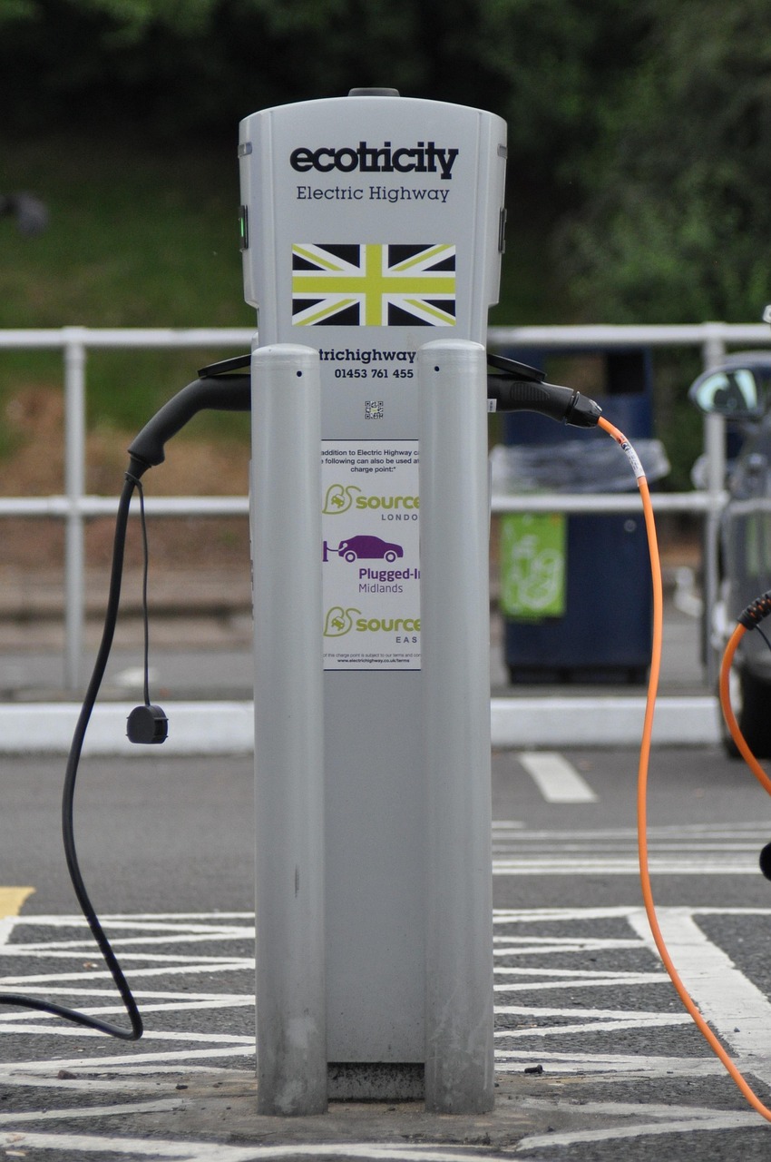 Kaip išsirinkti elektromobilį 2026 metais: praktinis pirkėjo gidas pagal biudžetą ir poreikius